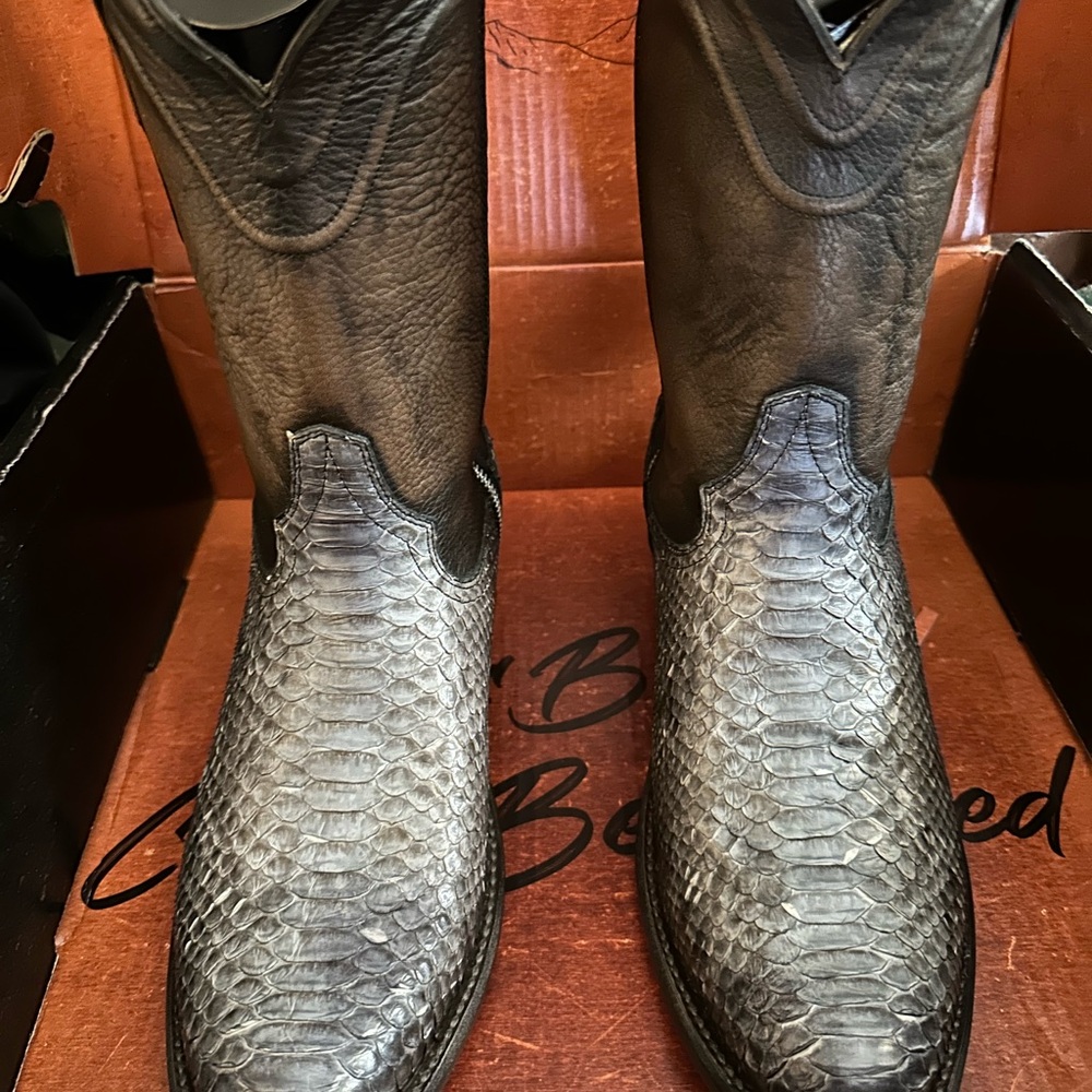 Freebird Men's Black Textured Leather Western Cowboy Boots
